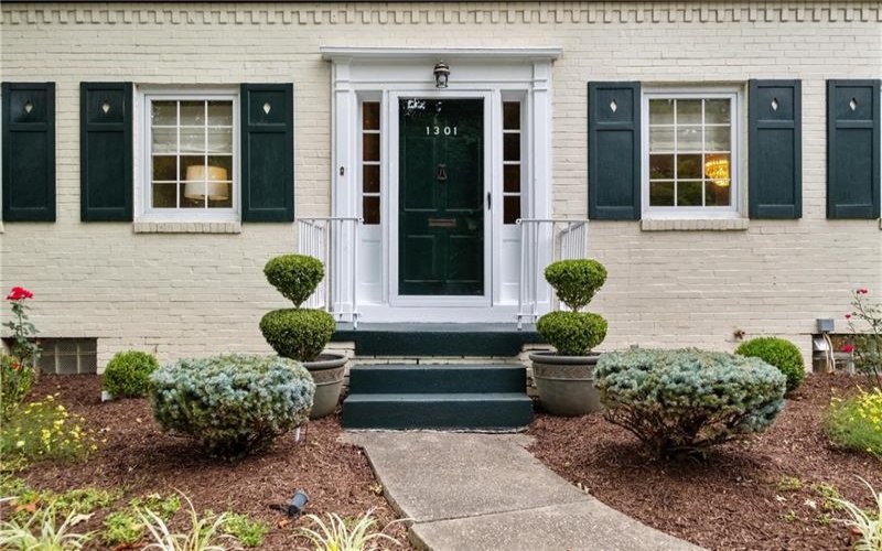 1301 Center Ave, New Kensington, 15068, 3 Bedrooms Bedrooms, 10 Rooms Rooms,3 BathroomsBathrooms,Residential,For Sale,Center Ave,1685221