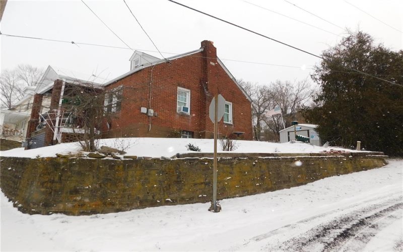 5 Vance Street, Uniontown, 15401, 3 Bedrooms Bedrooms, ,1 BathroomBathrooms,Residential,For Sale,Vance Street,1685335