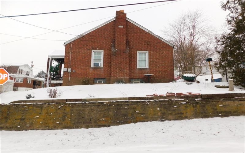 5 Vance Street, Uniontown, 15401, 3 Bedrooms Bedrooms, ,1 BathroomBathrooms,Residential,For Sale,Vance Street,1685335