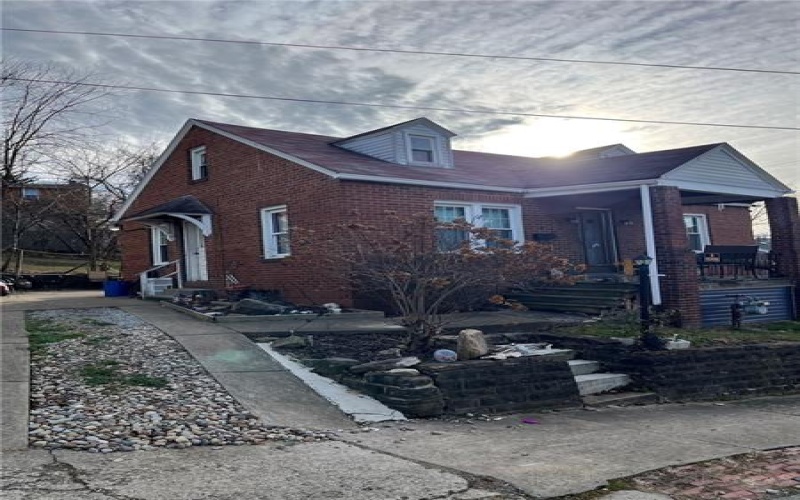 5 Vance Street, Uniontown, 15401, 3 Bedrooms Bedrooms, ,1 BathroomBathrooms,Residential,For Sale,Vance Street,1685335