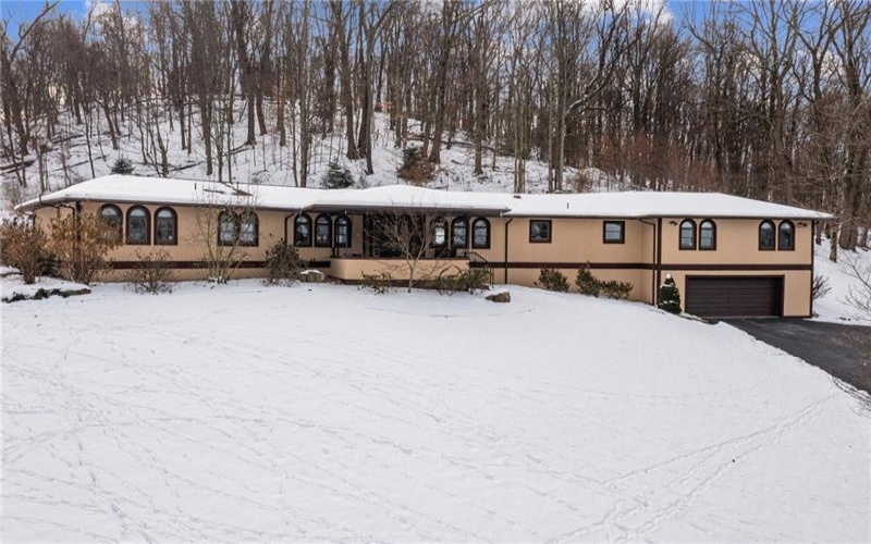 116 Maple Run Woodland, Greensburg, 15601, 5 Bedrooms Bedrooms, 10 Rooms Rooms,3.1 BathroomsBathrooms,Residential,For Sale,Maple Run Woodland,1685699