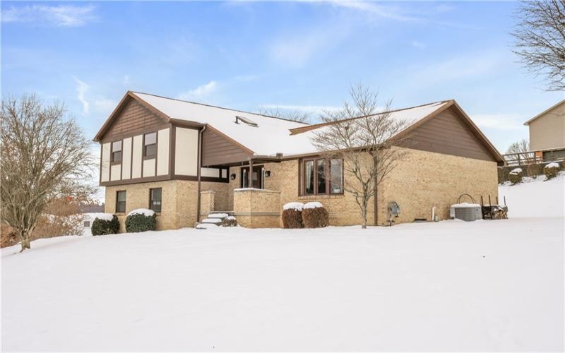 291 Annuity Dr, Washington, 15301, 4 Bedrooms Bedrooms, 11 Rooms Rooms,2.1 BathroomsBathrooms,Residential,For Sale,Annuity Dr,1685752