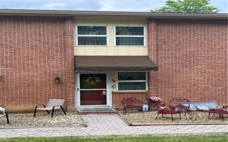 211 Oakview Dr, Ligonier, 15658, ,Multi-unit,For Sale,Oakview Dr,1685770