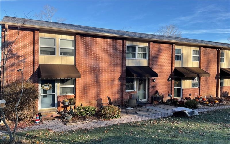 211 Oakview Dr, Ligonier, 15658, ,Multi-unit,For Sale,Oakview Dr,1685770