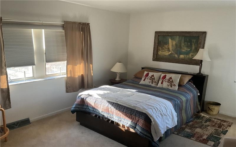 211 Oakview Dr, Ligonier, 15658, ,Multi-unit,For Sale,Oakview Dr,1685770
