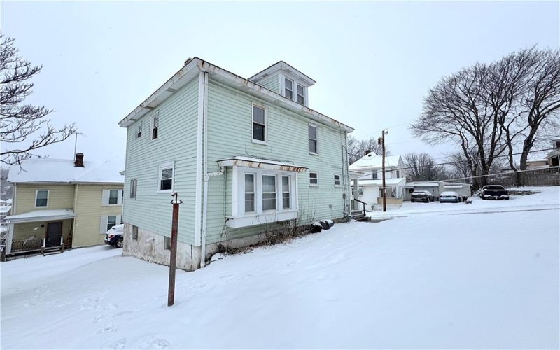 348 Frothingham Ave, Jeannette, 15644, 3 Bedrooms Bedrooms, 8 Rooms Rooms,1 BathroomBathrooms,Residential,For Sale,Frothingham Ave,1685759