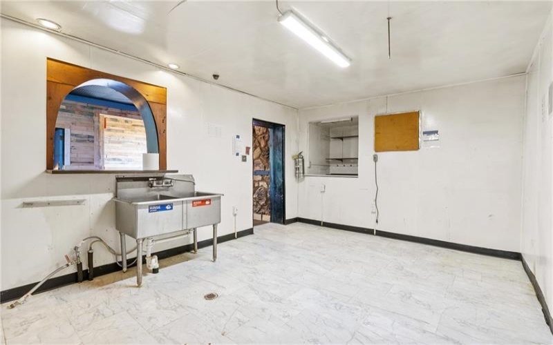 2222 Freeport Rd, New Kensington, 15068, ,Commercial-industrial-business,For Sale,Freeport Rd,1686112