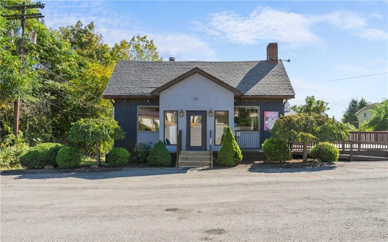 2222 Freeport Rd, New Kensington, 15068, ,Commercial-industrial-business,For Sale,Freeport Rd,1686112