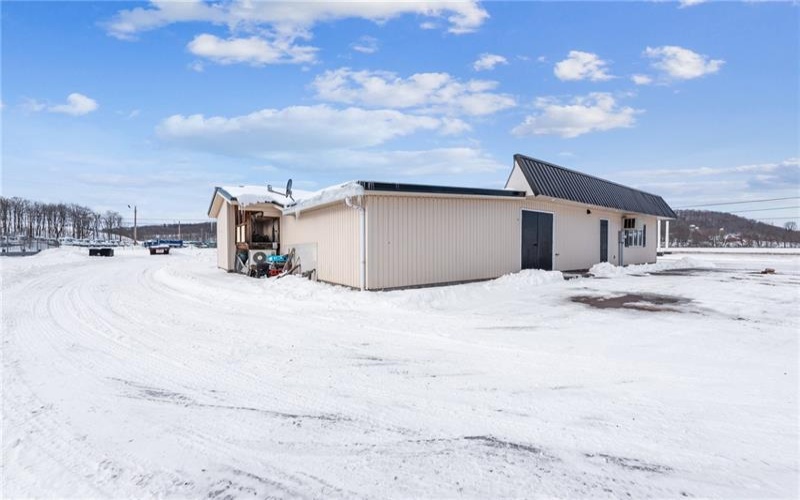 8557 Mason Dixon Highway, Meyersdale, 15552, ,Commercial-industrial-business,For Sale,Mason Dixon Highway,1686008