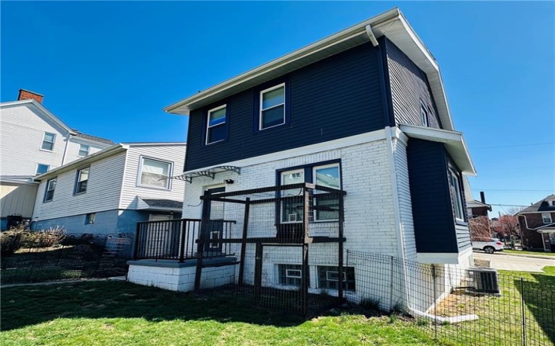 62 Laurel Ave, Washington, 15301, 3 Bedrooms Bedrooms, 8 Rooms Rooms,1 BathroomBathrooms,Residential,For Sale,Laurel Ave,1686272