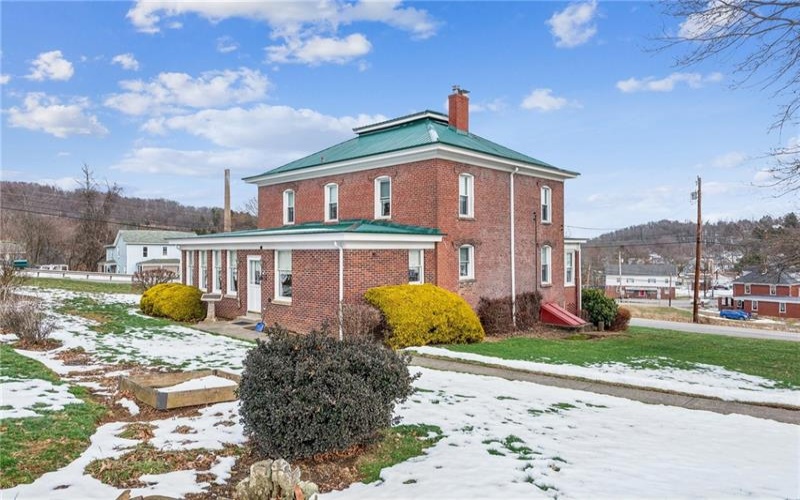 737 Buttermore Road, Ruffs Dale, 15679, 4 Bedrooms Bedrooms, 11 Rooms Rooms,2 BathroomsBathrooms,Residential,For Sale,Buttermore Road,1686556