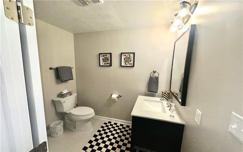 197 Main Street, Uniontown, 15401, 2 Bedrooms Bedrooms, ,1 BathroomBathrooms,Lease,For Sale,Main Street,1686700