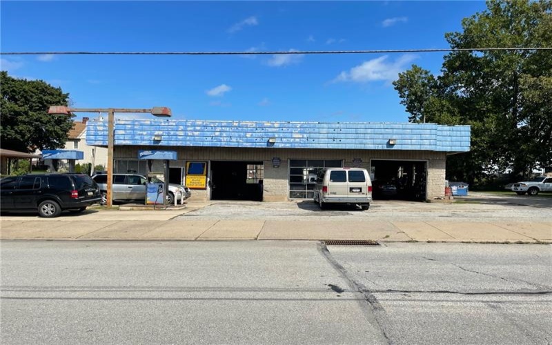 2400 Ligonier St, Latrobe, 15650, ,Commercial-industrial-business,For Sale,Ligonier St,1650562