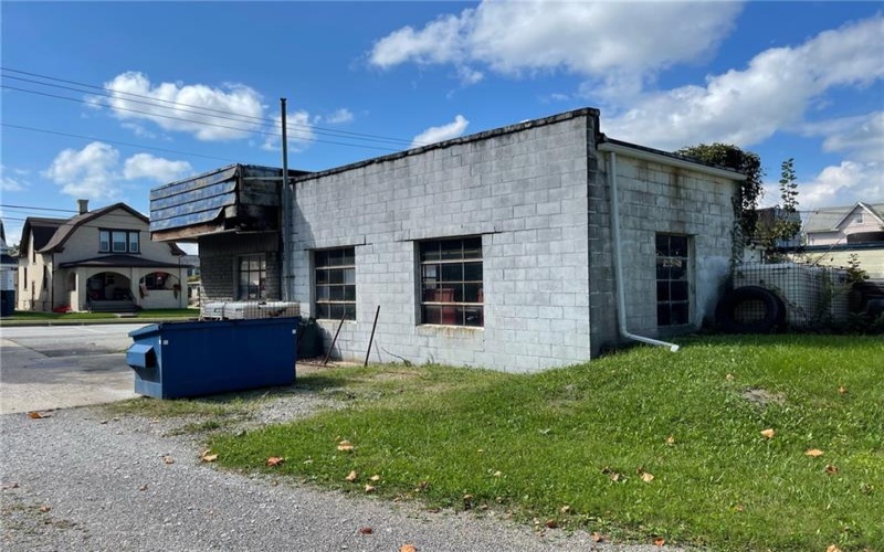 2400 Ligonier St, Latrobe, 15650, ,Commercial-industrial-business,For Sale,Ligonier St,1650562