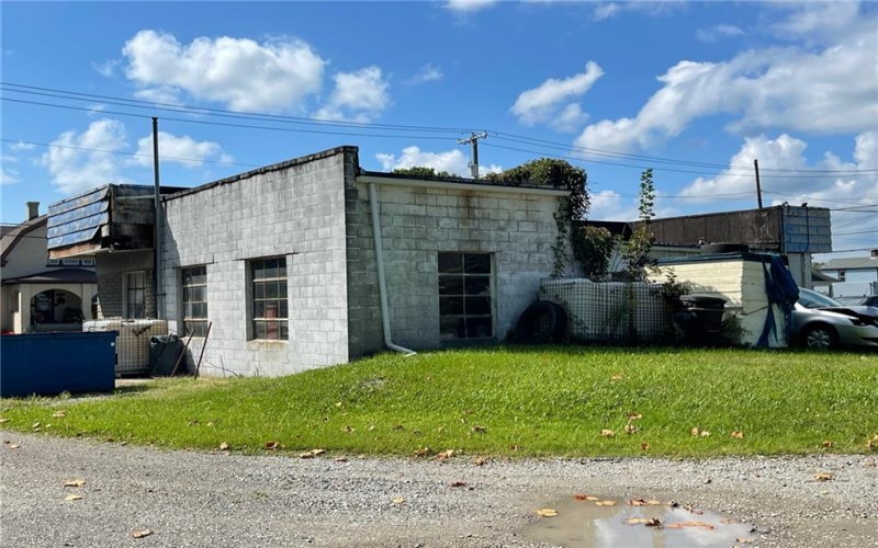 2400 Ligonier St, Latrobe, 15650, ,Commercial-industrial-business,For Sale,Ligonier St,1650562