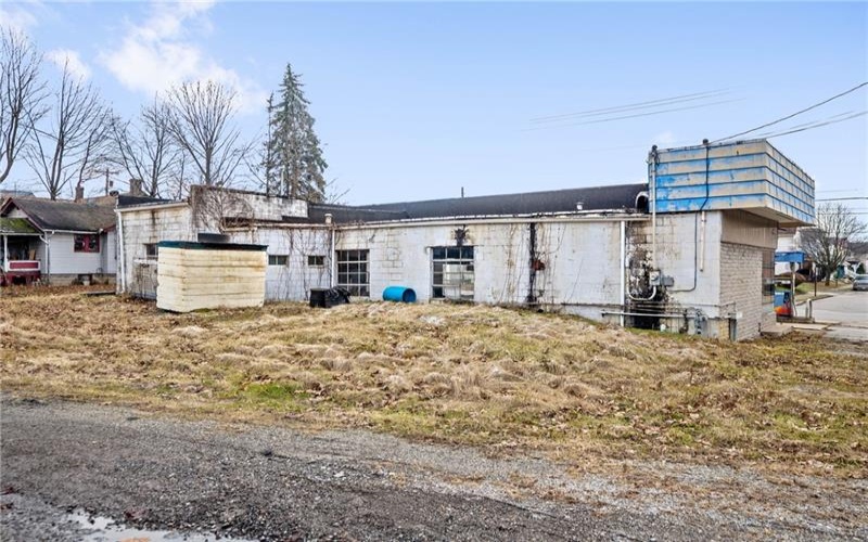 2400 Ligonier St, Latrobe, 15650, ,Commercial-industrial-business,For Sale,Ligonier St,1650562