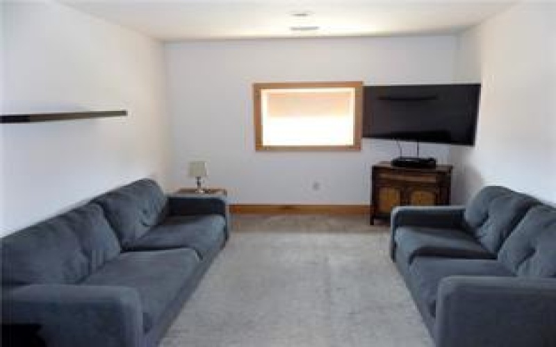 33 Redstone Street, Republic, 15475, 2 Bedrooms Bedrooms, ,1 BathroomBathrooms,Lease,For Sale,Redstone Street,1686840
