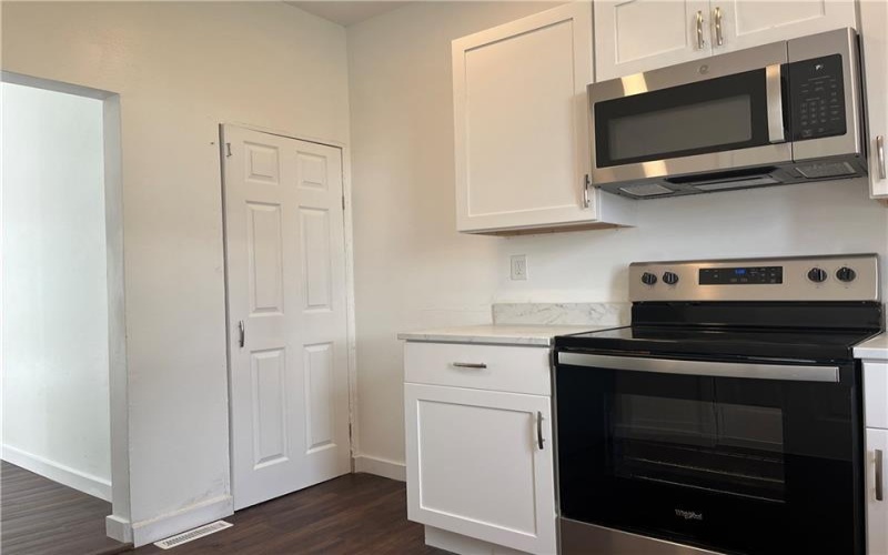 514 N Pittsburgh St, Connellsville, 15683, 3 Bedrooms Bedrooms, ,1 BathroomBathrooms,Lease,For Sale,N Pittsburgh St,1667712