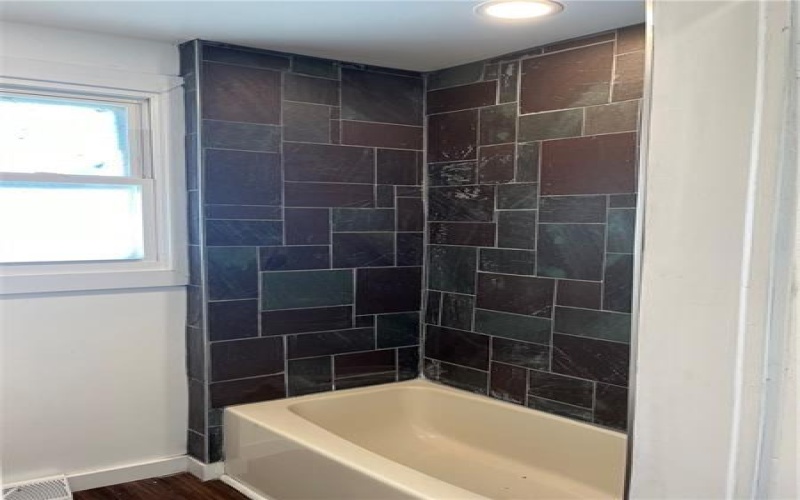 514 N Pittsburgh St, Connellsville, 15683, 3 Bedrooms Bedrooms, ,1 BathroomBathrooms,Lease,For Sale,N Pittsburgh St,1667712