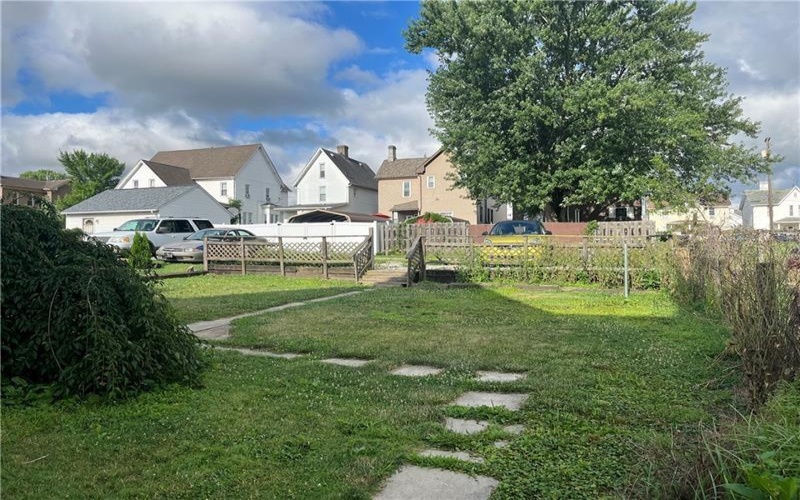 514 N Pittsburgh St, Connellsville, 15683, 3 Bedrooms Bedrooms, ,1 BathroomBathrooms,Lease,For Sale,N Pittsburgh St,1667712