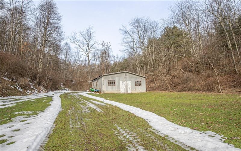 125 Rock Camp Rd, New Freeport, 15352, 3 Bedrooms Bedrooms, ,3 BathroomsBathrooms,Residential,For Sale,Rock Camp Rd,1687205