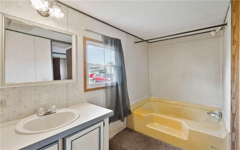 106 Seslar St, Jeanette, 15644, 3 Bedrooms Bedrooms, 7 Rooms Rooms,2 BathroomsBathrooms,Residential,For Sale,Seslar St,1687240