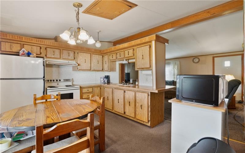 106 Seslar St, Jeanette, 15644, 3 Bedrooms Bedrooms, 7 Rooms Rooms,2 BathroomsBathrooms,Residential,For Sale,Seslar St,1687240