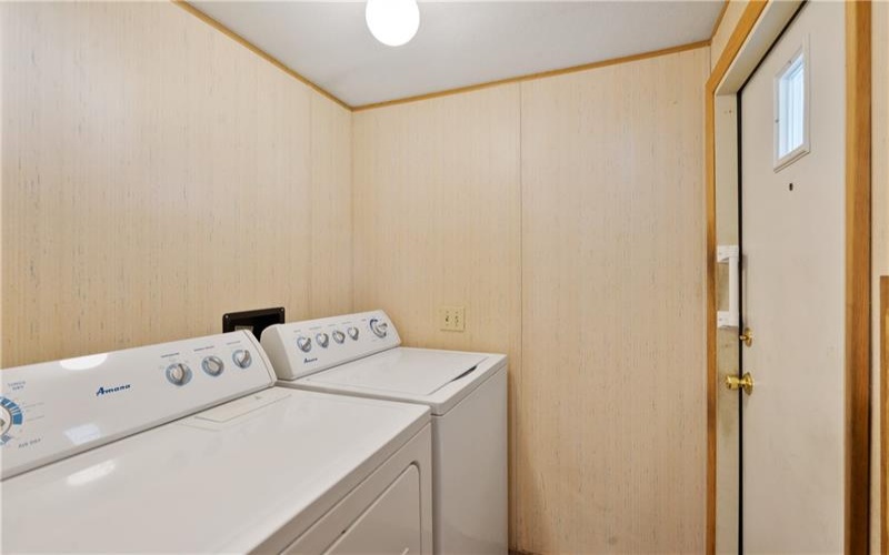 106 Seslar St, Jeanette, 15644, 3 Bedrooms Bedrooms, 7 Rooms Rooms,2 BathroomsBathrooms,Residential,For Sale,Seslar St,1687240