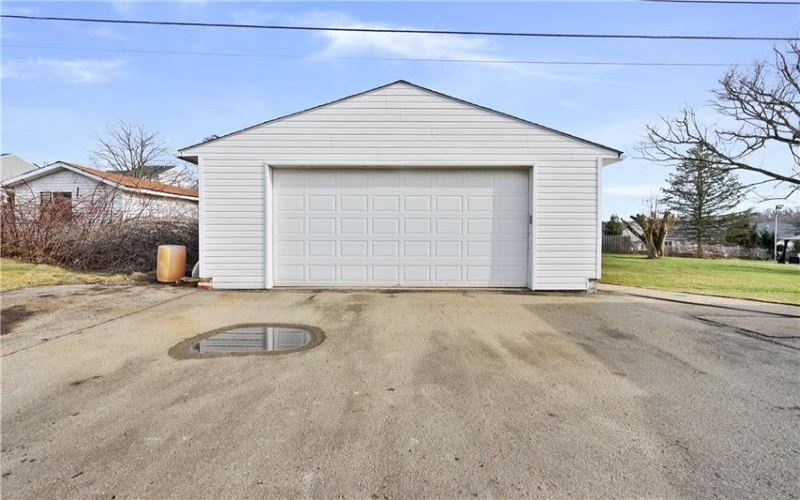 106 Seslar St, Jeanette, 15644, 3 Bedrooms Bedrooms, 7 Rooms Rooms,2 BathroomsBathrooms,Residential,For Sale,Seslar St,1687240