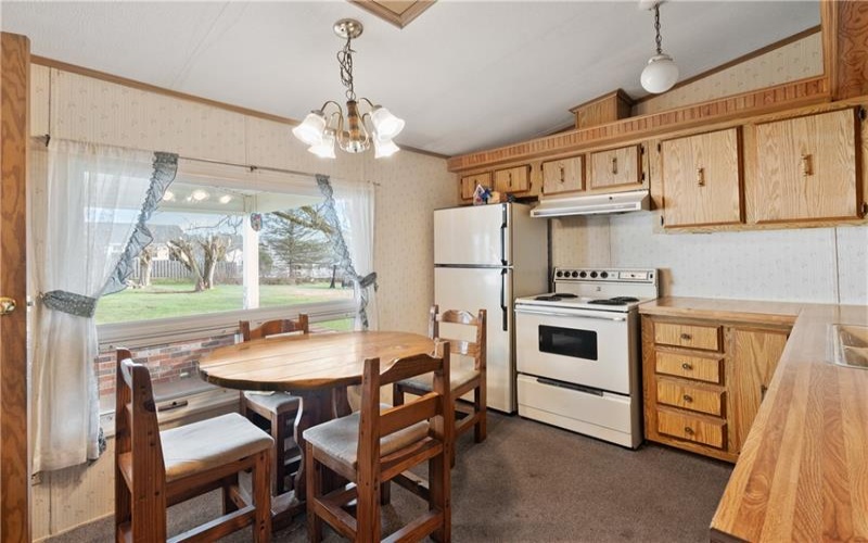 106 Seslar St, Jeanette, 15644, 3 Bedrooms Bedrooms, 7 Rooms Rooms,2 BathroomsBathrooms,Residential,For Sale,Seslar St,1687240
