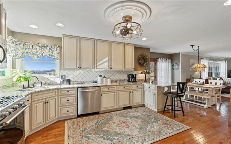 204 Rolling Hill Farm Dr, West Newton, 15089, 3 Bedrooms Bedrooms, ,3.1 BathroomsBathrooms,Residential,For Sale,Rolling Hill Farm Dr,1687260