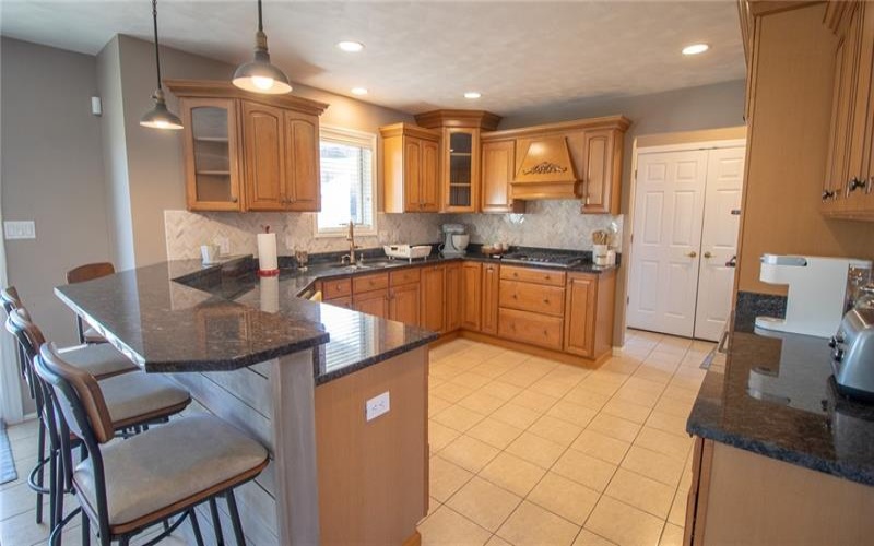 713 Bradgate Dr, Irwin, 15642, 4 Bedrooms Bedrooms, 12 Rooms Rooms,3.1 BathroomsBathrooms,Residential,For Sale,Bradgate Dr,1687288