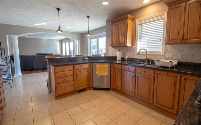 713 Bradgate Dr, Irwin, 15642, 4 Bedrooms Bedrooms, 12 Rooms Rooms,3.1 BathroomsBathrooms,Residential,For Sale,Bradgate Dr,1687288