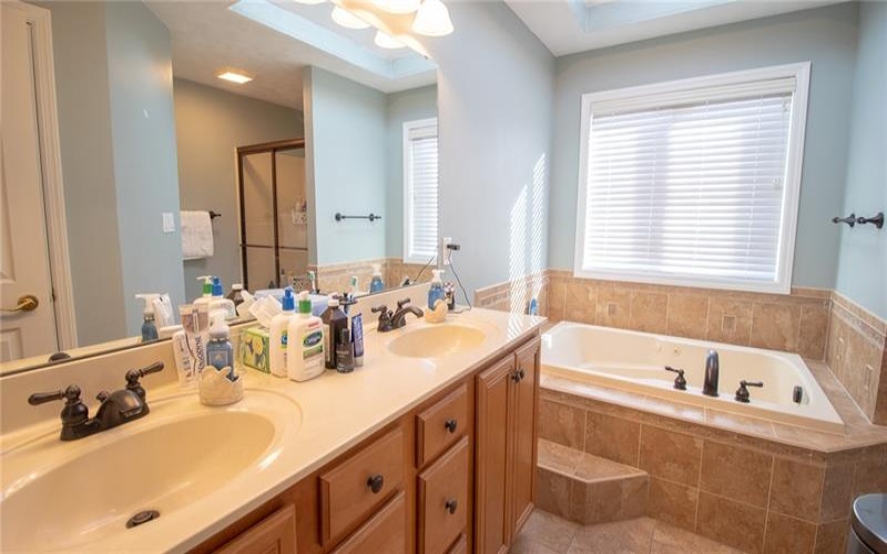 713 Bradgate Dr, Irwin, 15642, 4 Bedrooms Bedrooms, 12 Rooms Rooms,3.1 BathroomsBathrooms,Residential,For Sale,Bradgate Dr,1687288