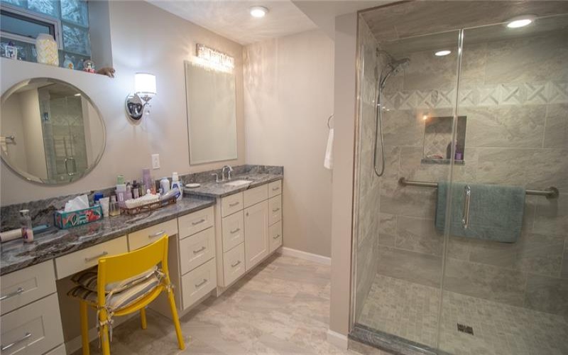 713 Bradgate Dr, Irwin, 15642, 4 Bedrooms Bedrooms, 12 Rooms Rooms,3.1 BathroomsBathrooms,Residential,For Sale,Bradgate Dr,1687288