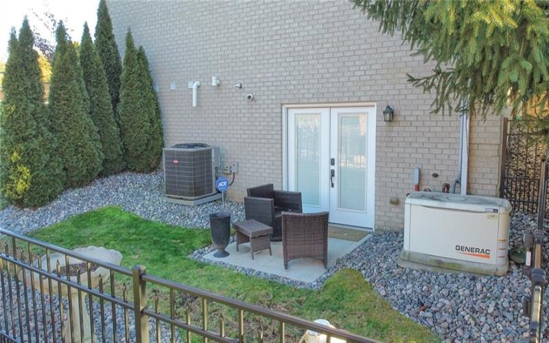 713 Bradgate Dr, Irwin, 15642, 4 Bedrooms Bedrooms, 12 Rooms Rooms,3.1 BathroomsBathrooms,Residential,For Sale,Bradgate Dr,1687288