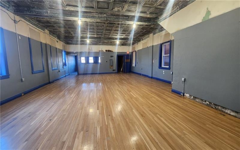 411-413 Linden Street, Vandergrift, 15690, 1 Bedroom Bedrooms, ,0.2 BathroomBathrooms,Residential,For Sale,Linden Street,1687341