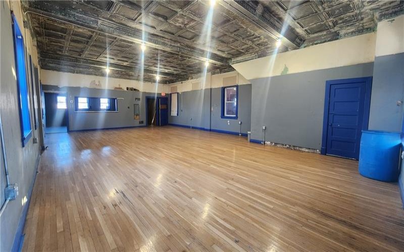 411-413 Linden Street, Vandergrift, 15690, 1 Bedroom Bedrooms, ,0.2 BathroomBathrooms,Residential,For Sale,Linden Street,1687341