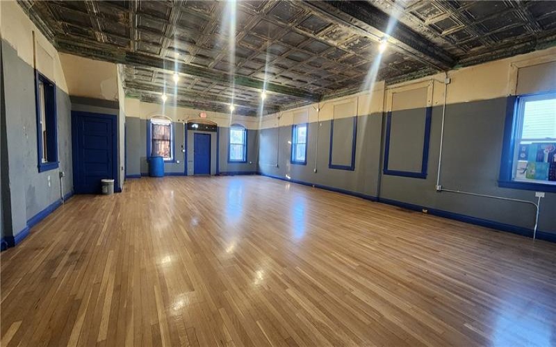 411-413 Linden Street, Vandergrift, 15690, 1 Bedroom Bedrooms, ,0.2 BathroomBathrooms,Residential,For Sale,Linden Street,1687341