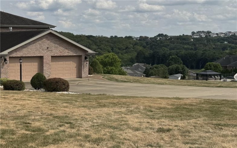 602 Skyline Drive, Rostraver Township, 15012, 4 Bedrooms Bedrooms, 14 Rooms Rooms,3.1 BathroomsBathrooms,Residential,For Sale,Skyline Drive,1687164