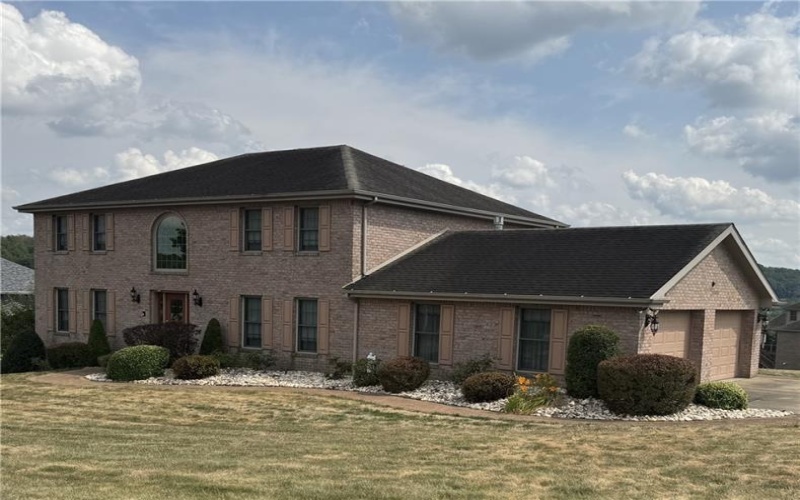 602 Skyline Drive, Rostraver Township, 15012, 4 Bedrooms Bedrooms, 14 Rooms Rooms,3.1 BathroomsBathrooms,Residential,For Sale,Skyline Drive,1687164