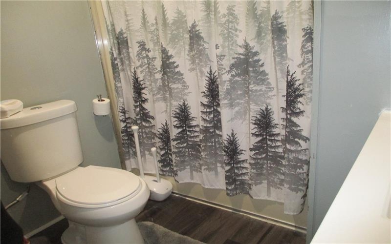 134 Castle Rd, Washington, 15301, 2 Bedrooms Bedrooms, 5 Rooms Rooms,1 BathroomBathrooms,Residential,For Sale,Castle Rd,1687151