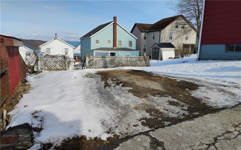 207 Emerson St, Vandergrift, 15690, 2 Bedrooms Bedrooms, ,1 BathroomBathrooms,Residential,For Sale,Emerson St,1687673