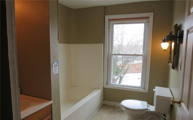 5 Hacker Ave, Jeannette, 15644, 3 Bedrooms Bedrooms, ,1.1 BathroomsBathrooms,Residential,For Sale,Hacker Ave,1687821