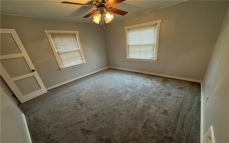 11 Washington Drive, Monessen, 15062, 4 Bedrooms Bedrooms, 10 Rooms Rooms,2 BathroomsBathrooms,Residential,For Sale,Washington Drive,1687852