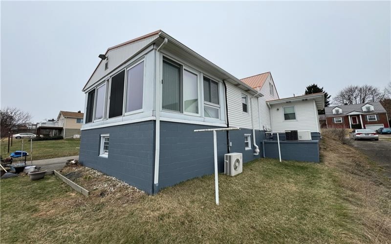 11 Washington Drive, Monessen, 15062, 4 Bedrooms Bedrooms, 10 Rooms Rooms,2 BathroomsBathrooms,Residential,For Sale,Washington Drive,1687852