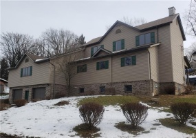10150 Fairmont St, Irwin, 15642, 3 Bedrooms Bedrooms, 9 Rooms Rooms,2.1 BathroomsBathrooms,Residential,For Sale,Fairmont St,1688398