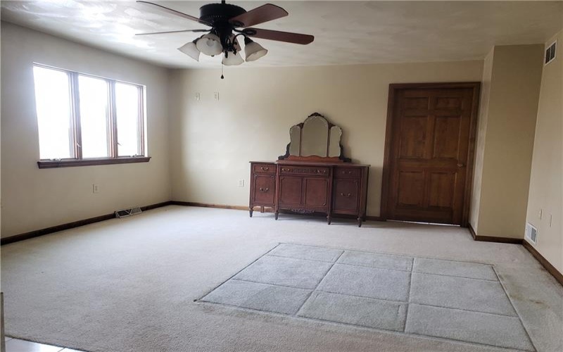 10150 Fairmont St, Irwin, 15642, 3 Bedrooms Bedrooms, 9 Rooms Rooms,2.1 BathroomsBathrooms,Residential,For Sale,Fairmont St,1688398