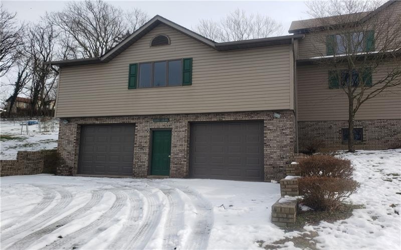 10150 Fairmont St, Irwin, 15642, 3 Bedrooms Bedrooms, 9 Rooms Rooms,2.1 BathroomsBathrooms,Residential,For Sale,Fairmont St,1688398
