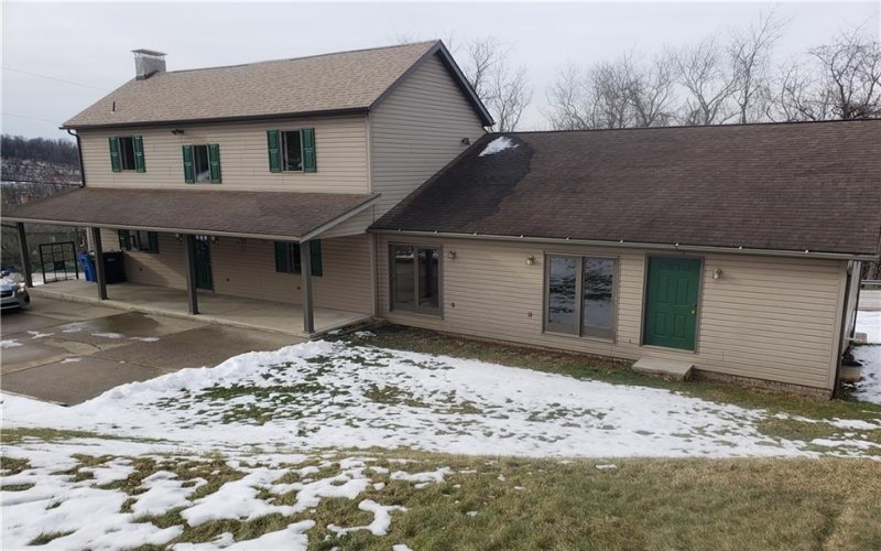 10150 Fairmont St, Irwin, 15642, 3 Bedrooms Bedrooms, 9 Rooms Rooms,2.1 BathroomsBathrooms,Residential,For Sale,Fairmont St,1688398